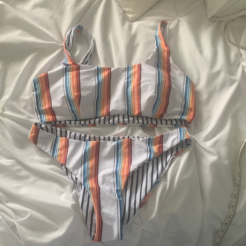 SHEIN bikini NWOT - L with padding in top